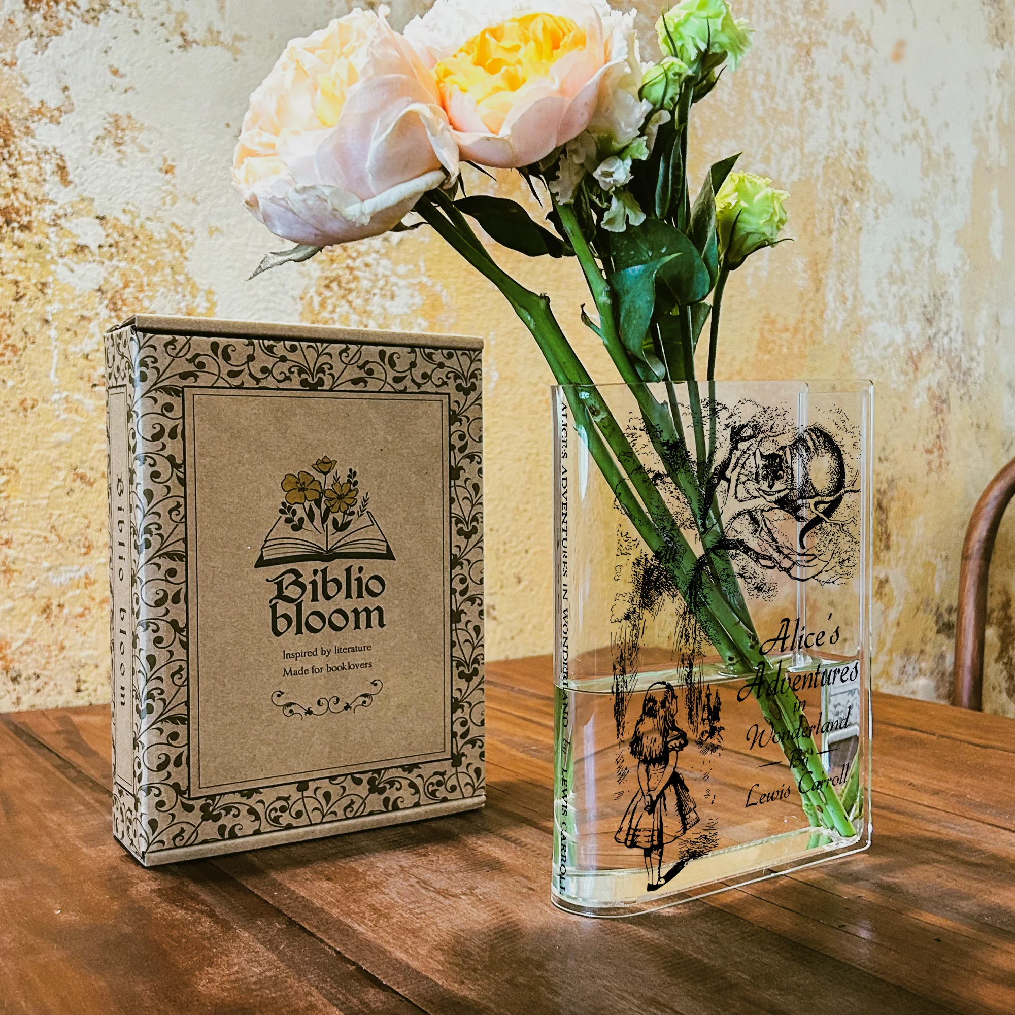 Alice in Wonderland Acrylic Book Vase - Image 5