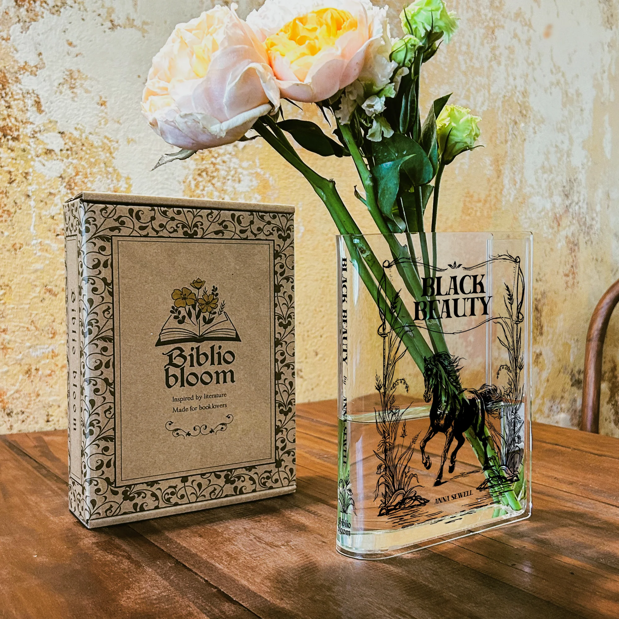 Black Beauty Acrylic Book Vase - Image 5