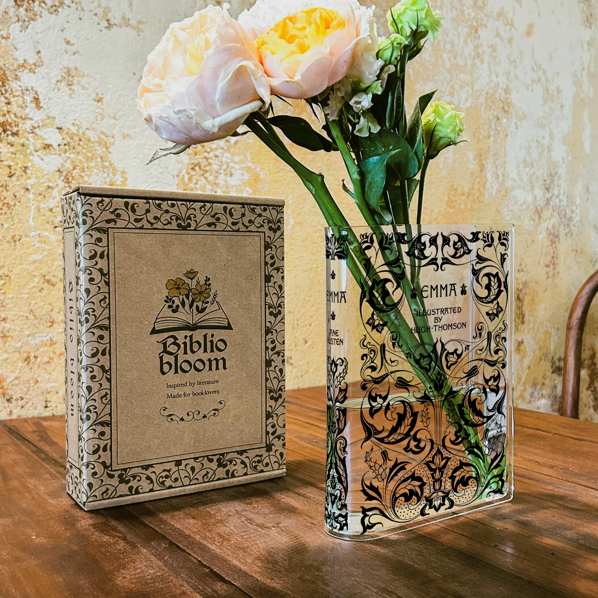 Emma Acrylic Book Vase - Image 5